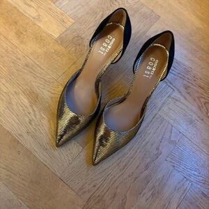 Elegant Gold and Black Heels